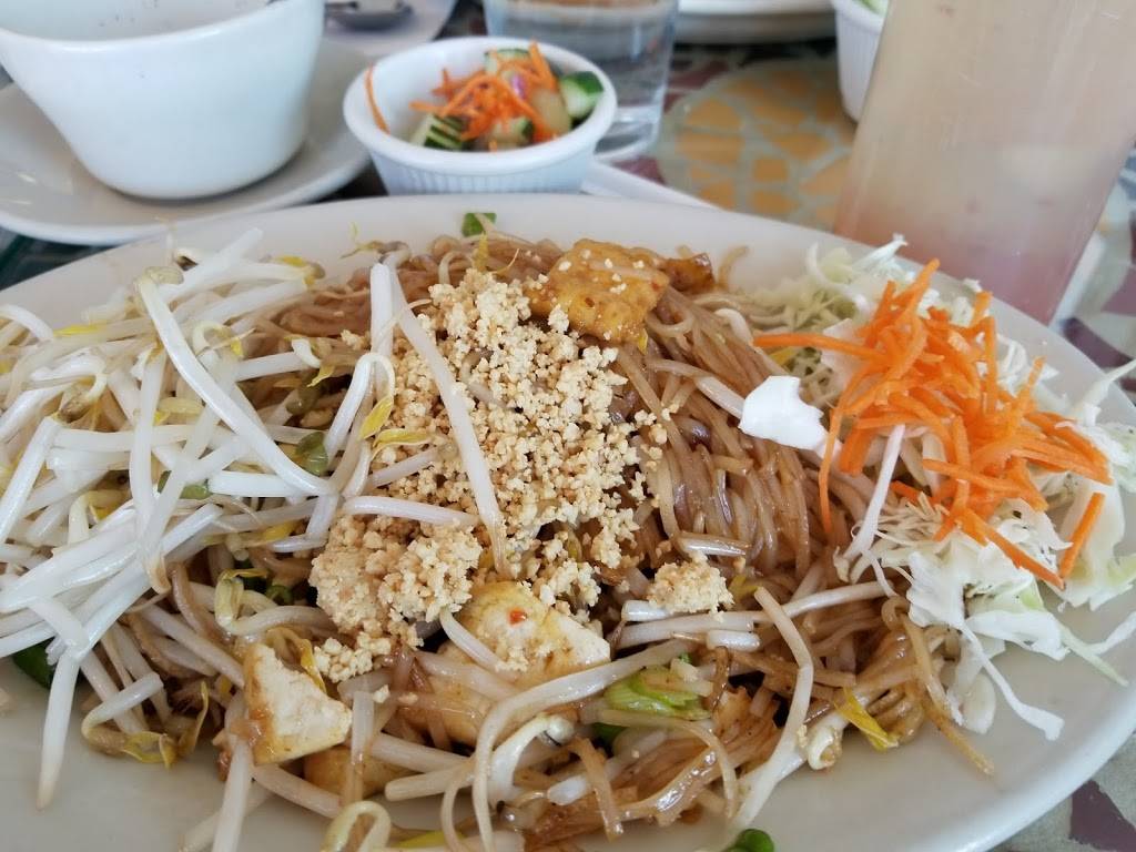 Happy Elephant | restaurant | 1047 Rohlwing Rd, Elk Grove Village, IL 60007, USA | 8479239200 OR +1 847-923-9200