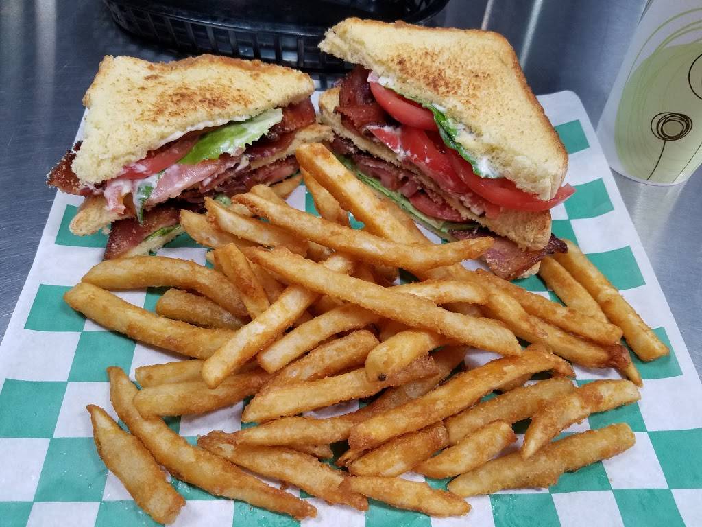 The Mug | restaurant | 117 Apple St, Greenfield, IN 46140, USA | 3174777550 OR +1 317-477-7550