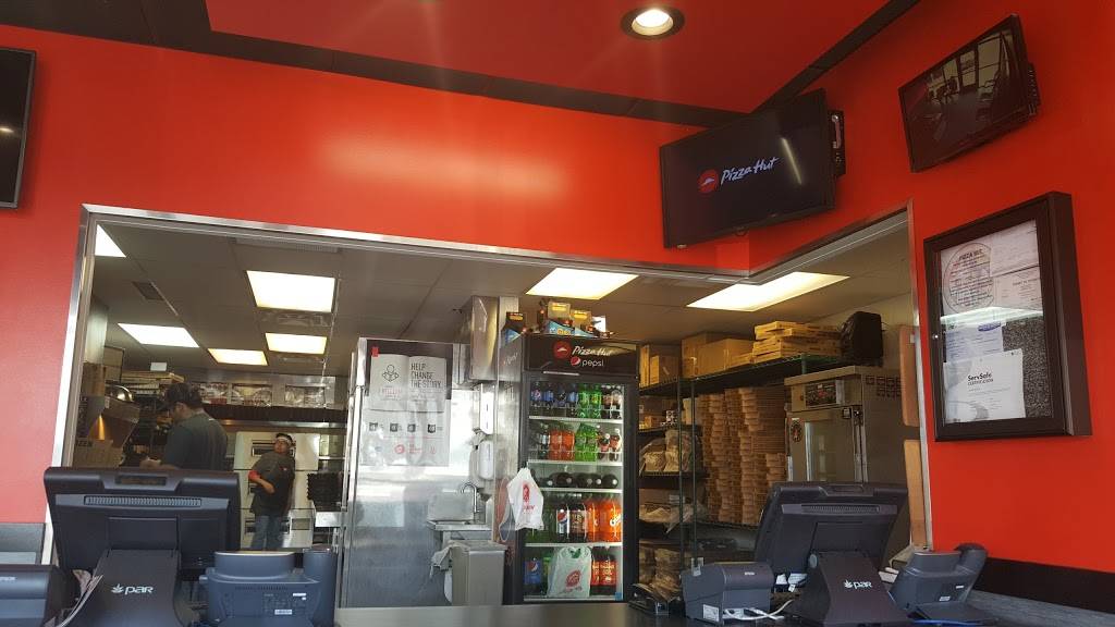 Pizza Hut | restaurant | 2410 Saviers Rd, Oxnard, CA 93033, USA | 8054874000 OR +1 805-487-4000