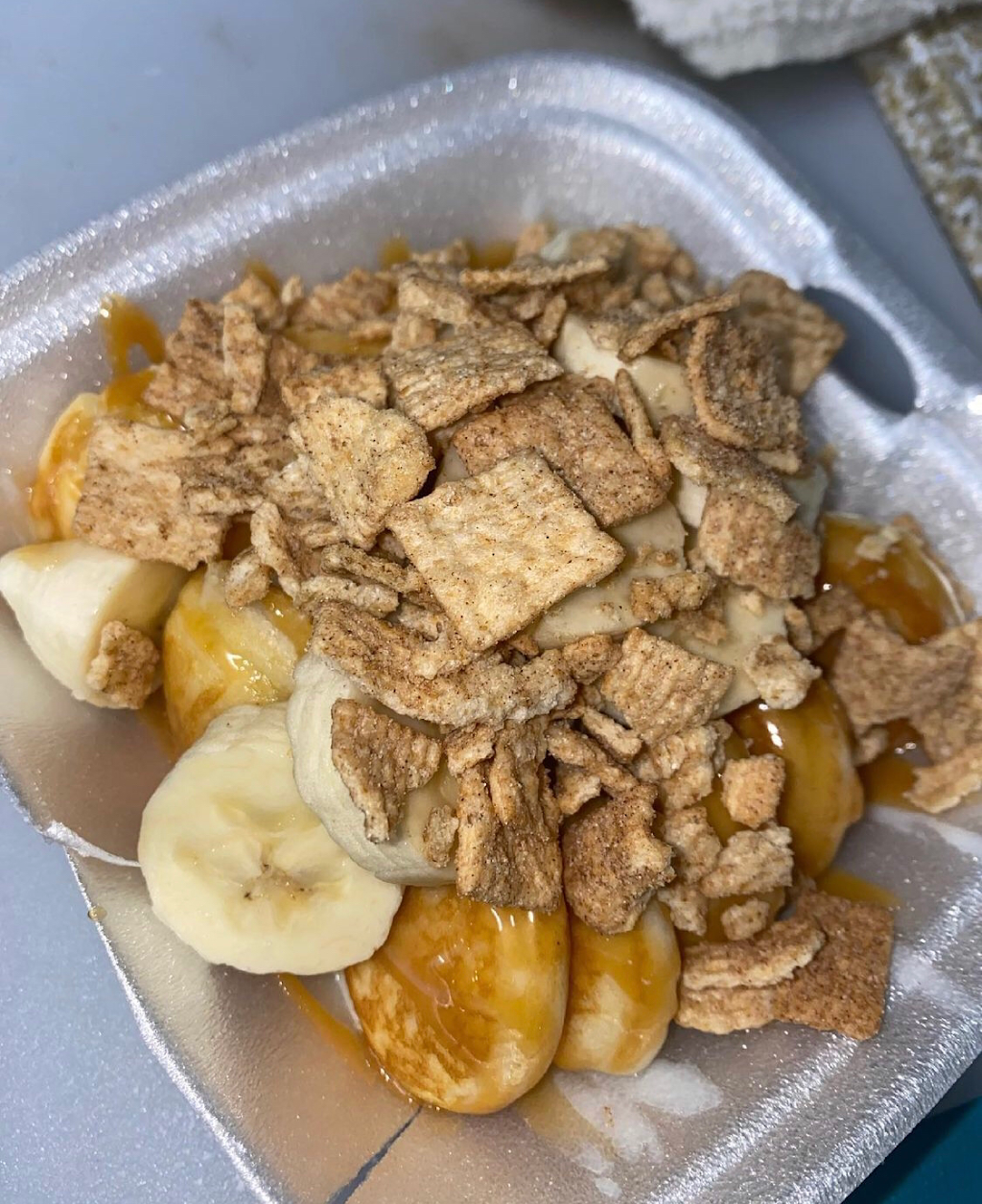 Bellas Mini Pancakes | restaurant | 1105 W Shields Ave, Fresno, CA 93705, USA | 5592599132 OR +1 559-259-9132