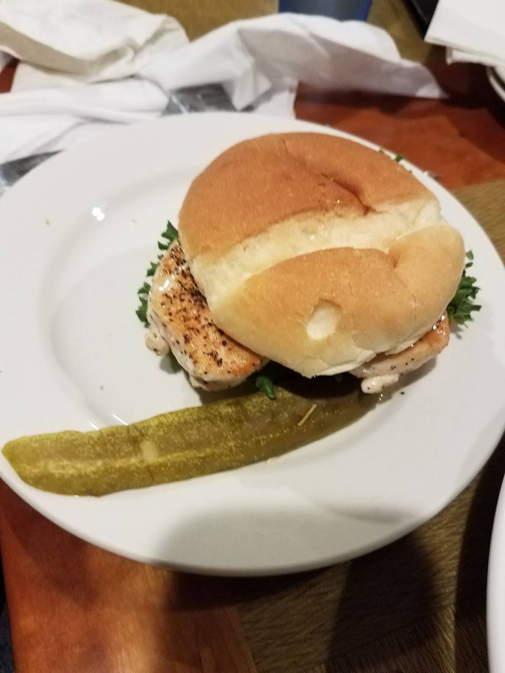 Bluff City Grill | restaurant | 424 E Broadway, Alton, IL 62002, USA | 6184338288 OR +1 618-433-8288