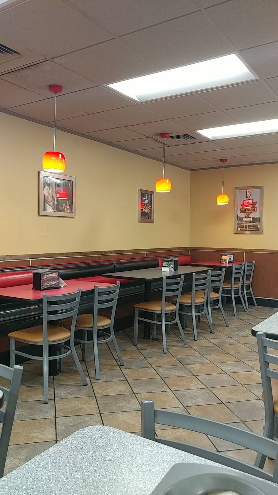 Hardees / Red Burrito | restaurant | 109 US-321, Hickory, NC 28601, USA | 8283249476 OR +1 828-324-9476