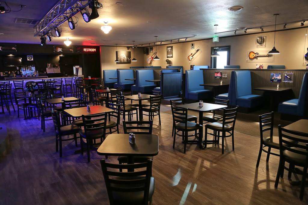 Surf District Rock n Roll Grill | restaurant | 619 Buddy Holly Pl, Clear Lake, IA 50428, USA | 6413571222 OR +1 641-357-1222