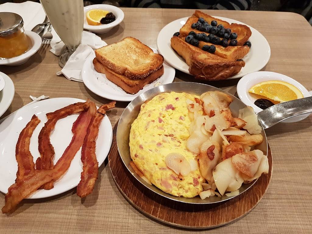 Lou Mitchells | restaurant | 565 W Jackson Blvd, Chicago, IL 60661, USA | 3129393111 OR +1 312-939-3111