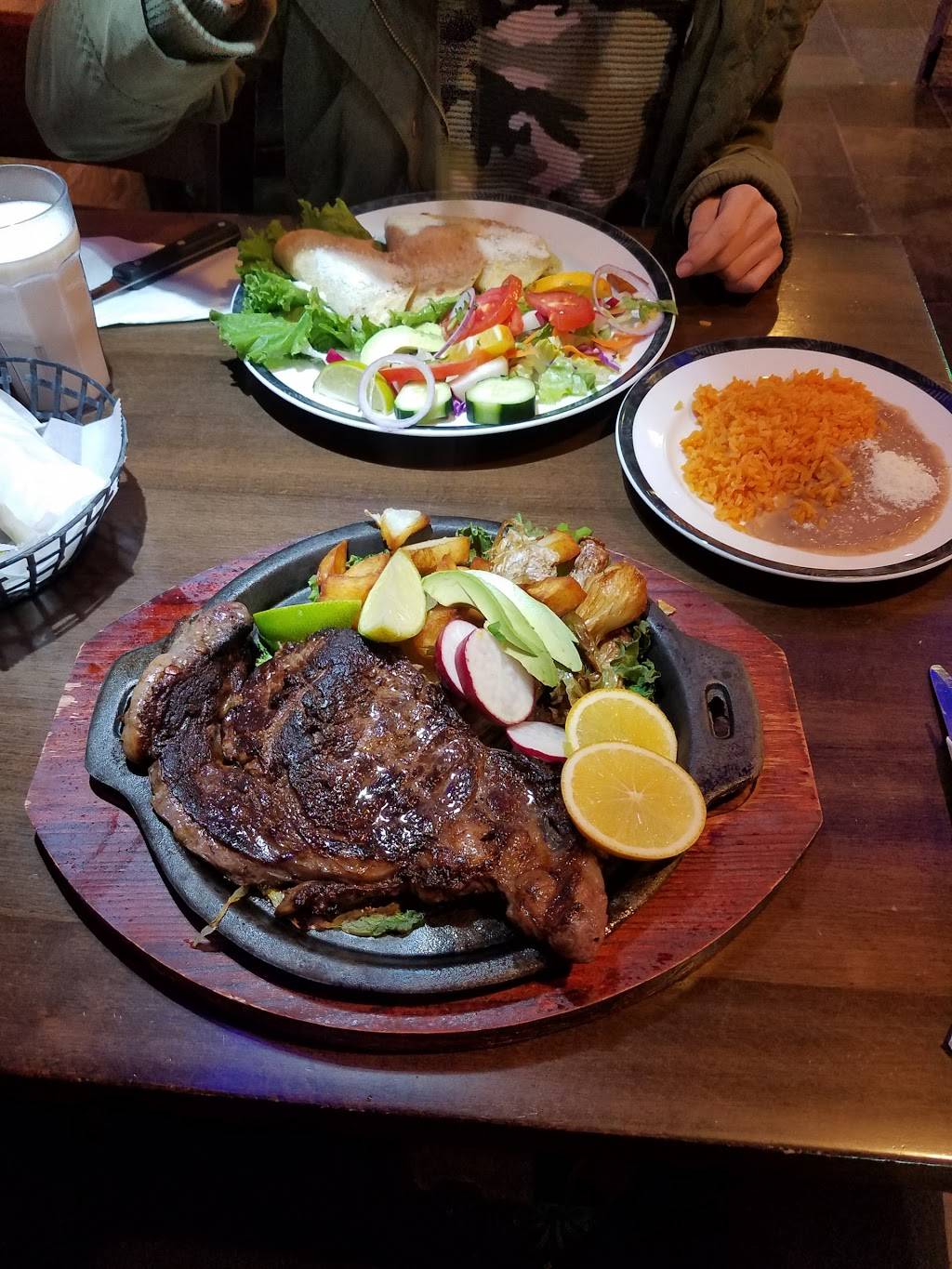 Los Tres Potrillos | restaurant | 111-16 Roosevelt Ave, Corona, NY 11368, USA | 7185051533 OR +1 718-505-1533