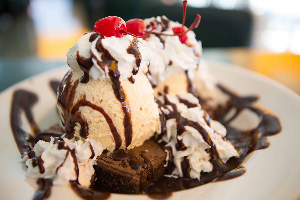 Mels Drive-In | restaurant | 3355 Geary Blvd, San Francisco, CA 94118, USA | 4153872255 OR +1 415-387-2255