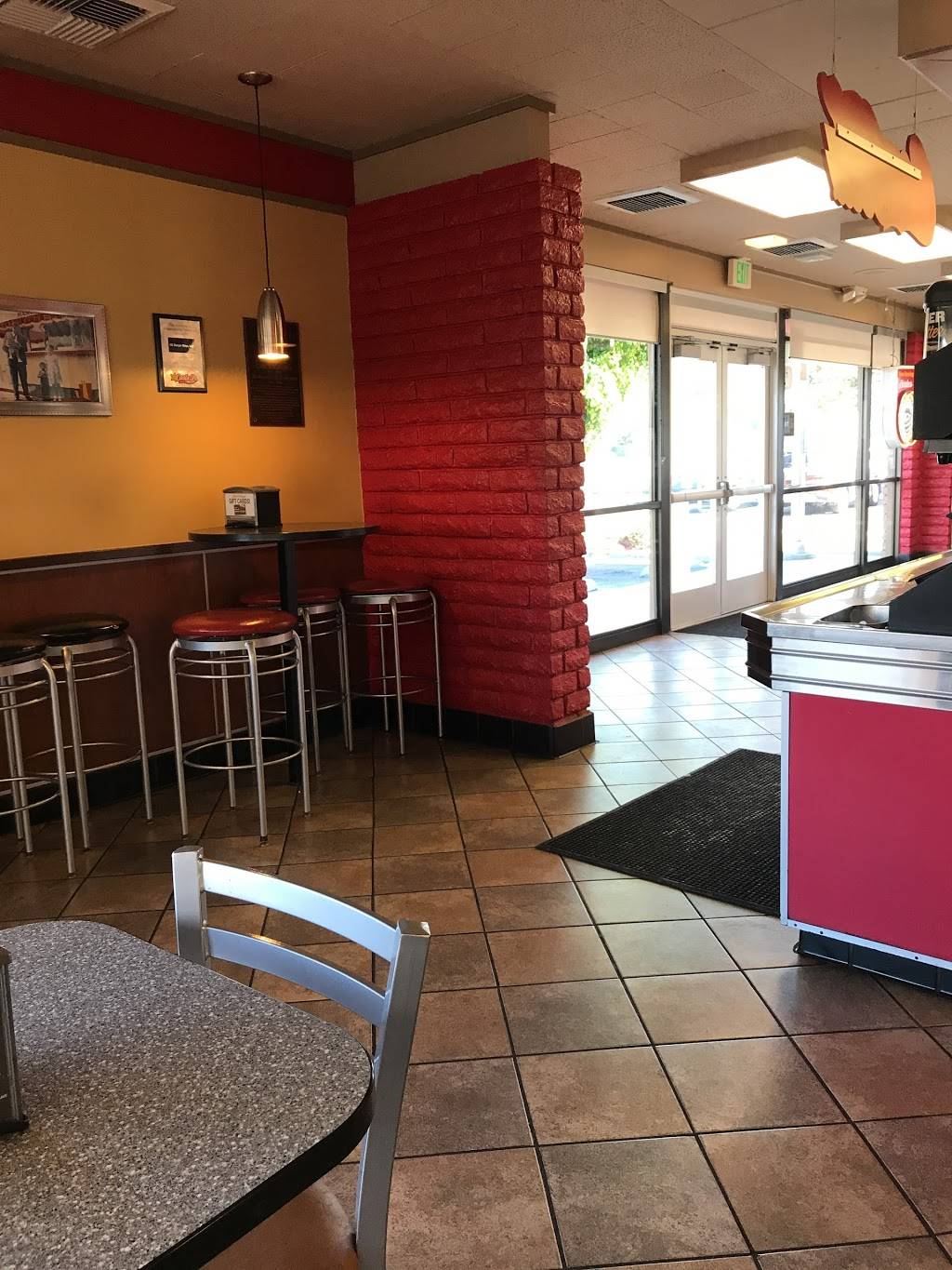 Carls Jr. | restaurant | 2092 SE Bristol St, Newport Beach, CA 92660, USA | 9497568844 OR +1 949-756-8844