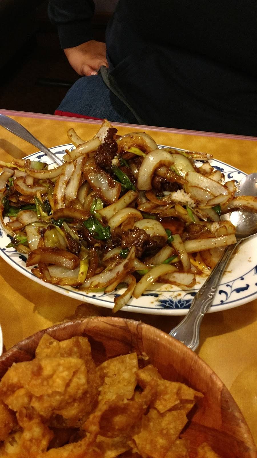 Luckys China Inn | restaurant | 5865 Robert Oliver Pl, Columbia, MD 21045, USA | 4109975454 OR +1 410-997-5454