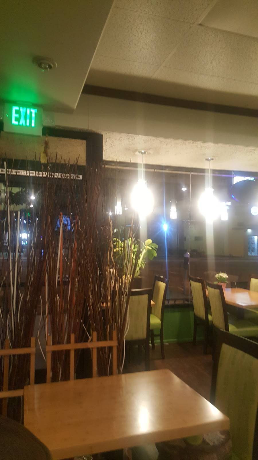 Coconut Thai Cuisine | restaurant | 18594 Ventura Blvd, Tarzana, CA 91356, USA | 8189389448 OR +1 818-938-9448