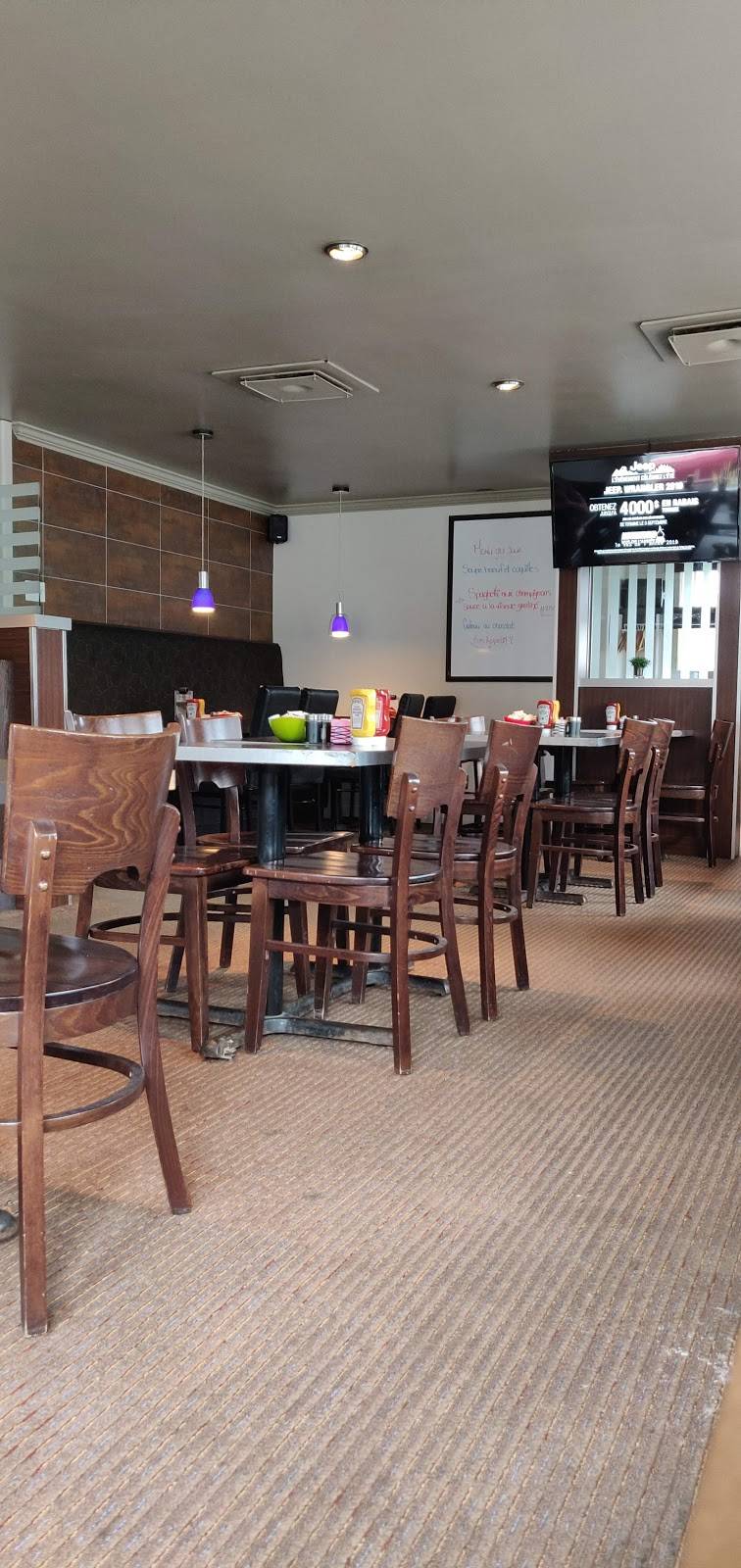 Stratos Pizzeria | restaurant | 1914 Rue Notre Dame, LAncienne-Lorette, QC G2E 4T2, Canada | 4188712222 OR +1 418-871-2222