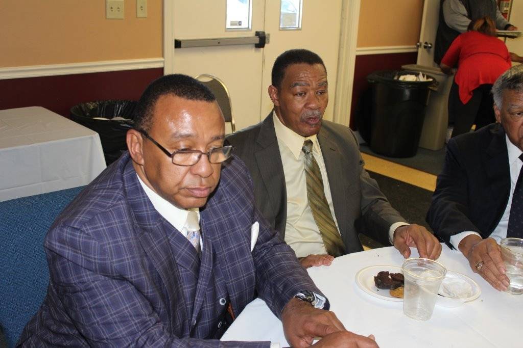 Little Daves Ribs & More | restaurant | 116 S Saratoga St, Peoria, IL 61605, USA | 3092004690 OR +1 309-200-4690