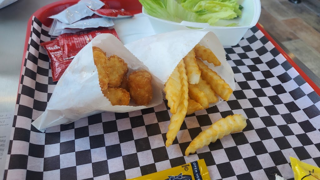 Hometown Burger | restaurant | 10234 TX-151, San Antonio, TX 78251, USA | 2102310357 OR +1 210-231-0357