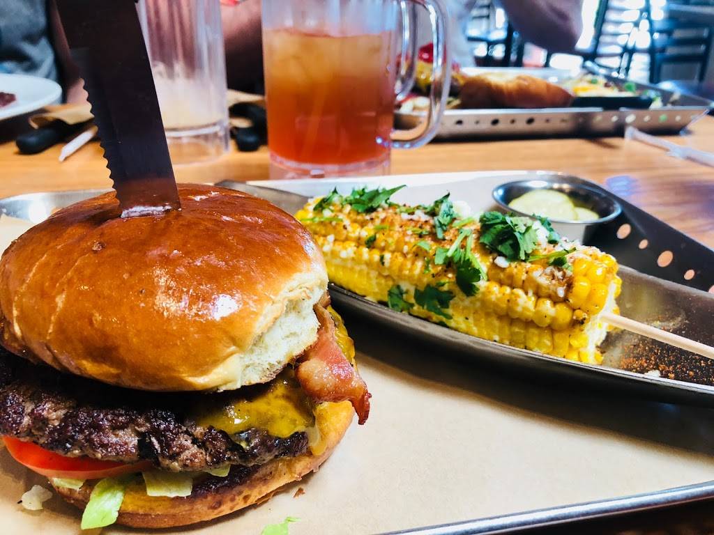 Chilis Grill & Bar | restaurant | 4784 Ashford Dunwoody Rd, Dunwoody, GA 30338, USA | 7703946175 OR +1 770-394-6175