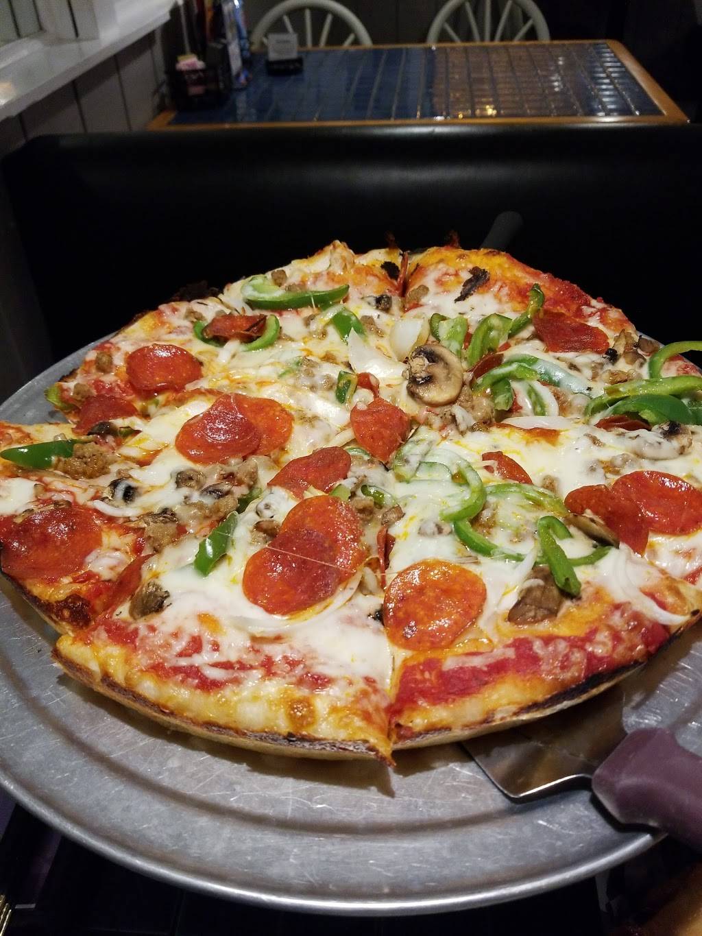 Zinos Cafe & Tavern | cafe | 850 Old George Washington Hwy N, Chesapeake, VA 23323, USA | 7574851468 OR +1 757-485-1468