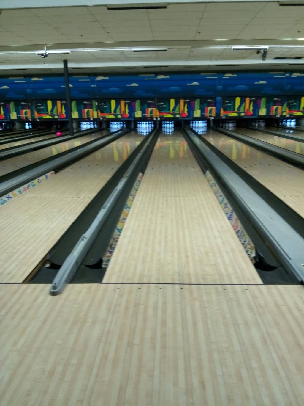 Premier Lanes | restaurant | 33151 23 Mile Rd, New Baltimore, MI 48047, USA | 5867252228 OR +1 586-725-2228