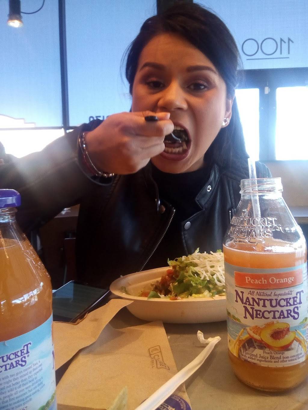 Chipotle Mexican Grill | restaurant | 1100 Truman St, San Fernando, CA 91340, USA | 8188982351 OR +1 818-898-2351