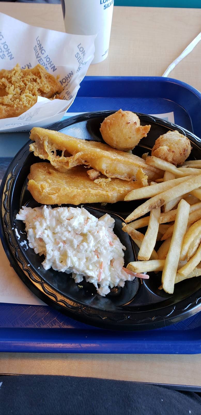 Long John Silvers | restaurant | 317 Pike St, Marietta, OH 45750, USA | 7403739251 OR +1 740-373-9251