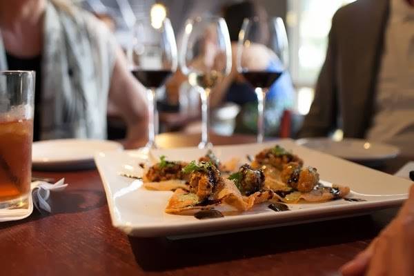 Wine Dive | restaurant | 4714 E Douglas Ave, Wichita, KS 67208, USA | 3166132772 OR +1 316-613-2772