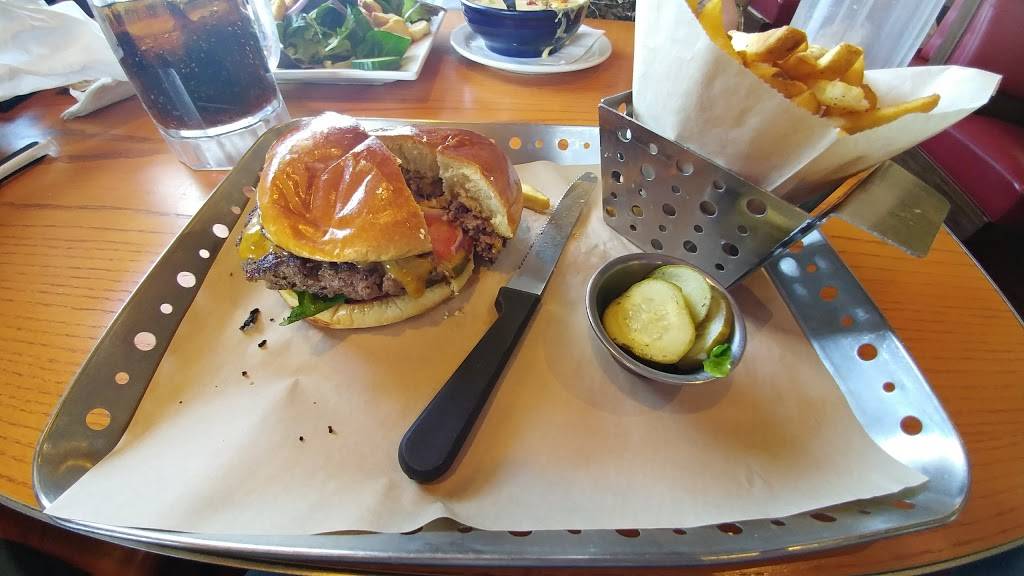 Chilis Grill & Bar | meal takeaway | 34710 N North Valley Pkwy, Phoenix, AZ 85086, USA | 6235804100 OR +1 623-580-4100