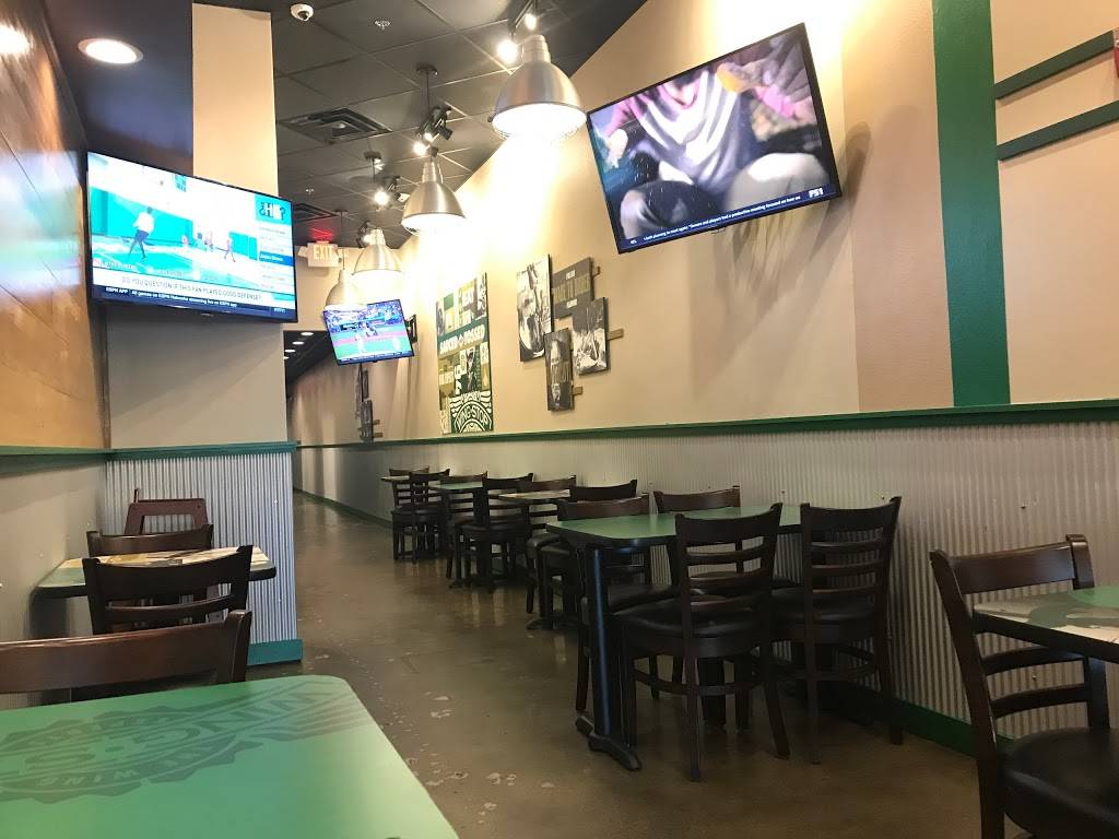 Wingstop | restaurant | 678 Fellsway, Medford, MA 02155, USA | 7813919464 OR +1 781-391-9464