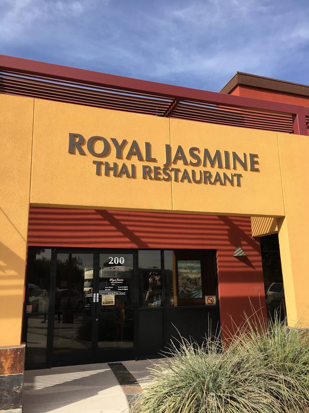 Royal Jasmine Thai Restaurant | restaurant | 14970 W Indian School Rd, Goodyear, AZ 85395, USA | 6232363362 OR +1 623-236-3362
