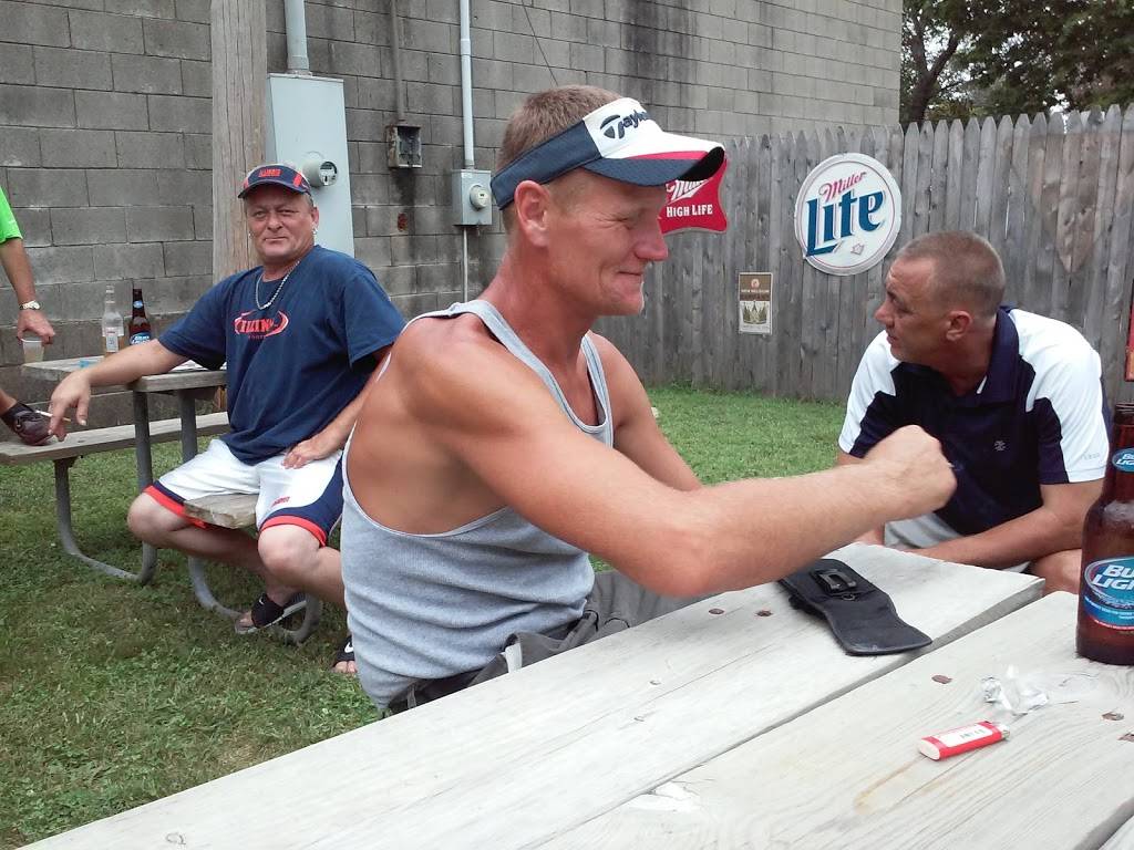 Sit-N-Bull Restaurant & Lounge | restaurant | 209 Front, Hudson, IL 61748, USA | 3097261002 OR +1 309-726-1002