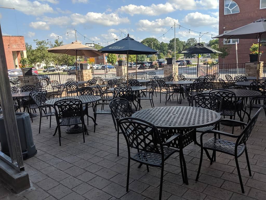 3Halves Brewing Co. | restaurant | 110 E Kansas St, Liberty, MO 64068, USA | 8164296886 OR +1 816-429-6886