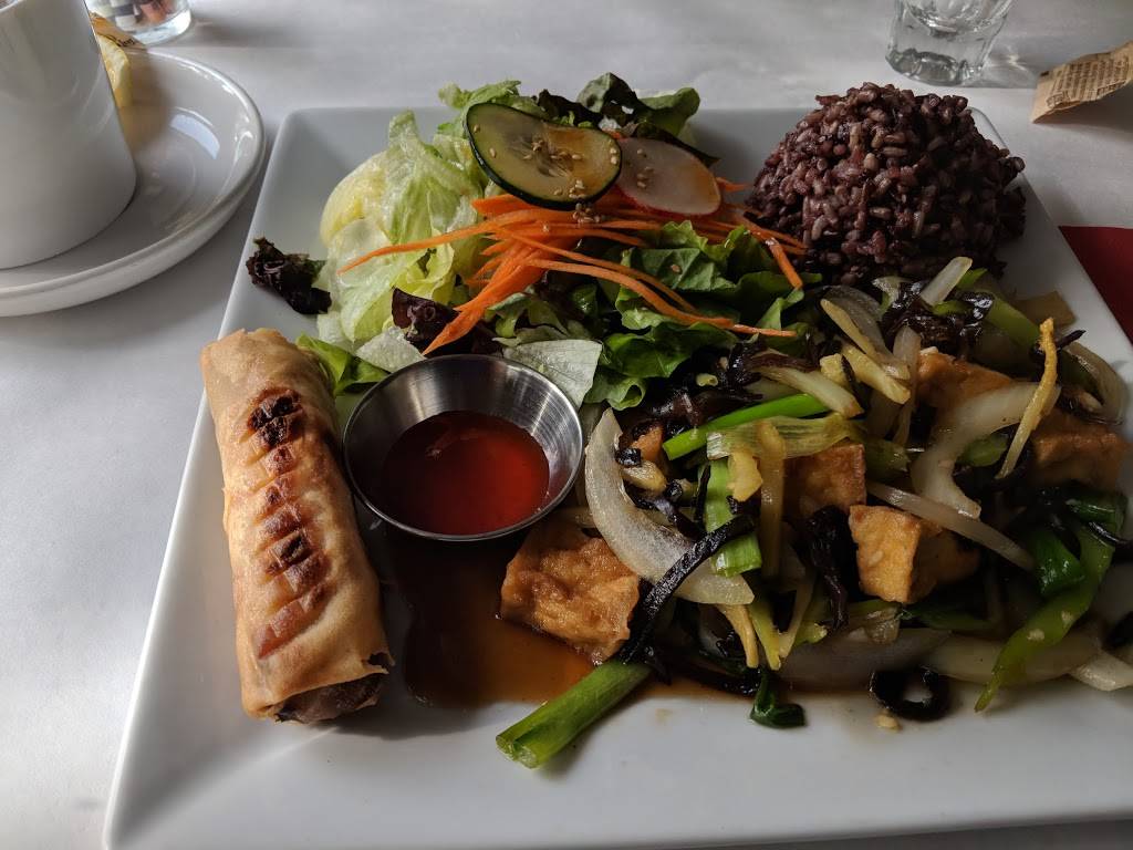 Gindi Thai Restaurant / Sushi / Bar | restaurant | 4017 W Riverside Dr, Burbank, CA 91505, USA | 8185671221 OR +1 818-567-1221