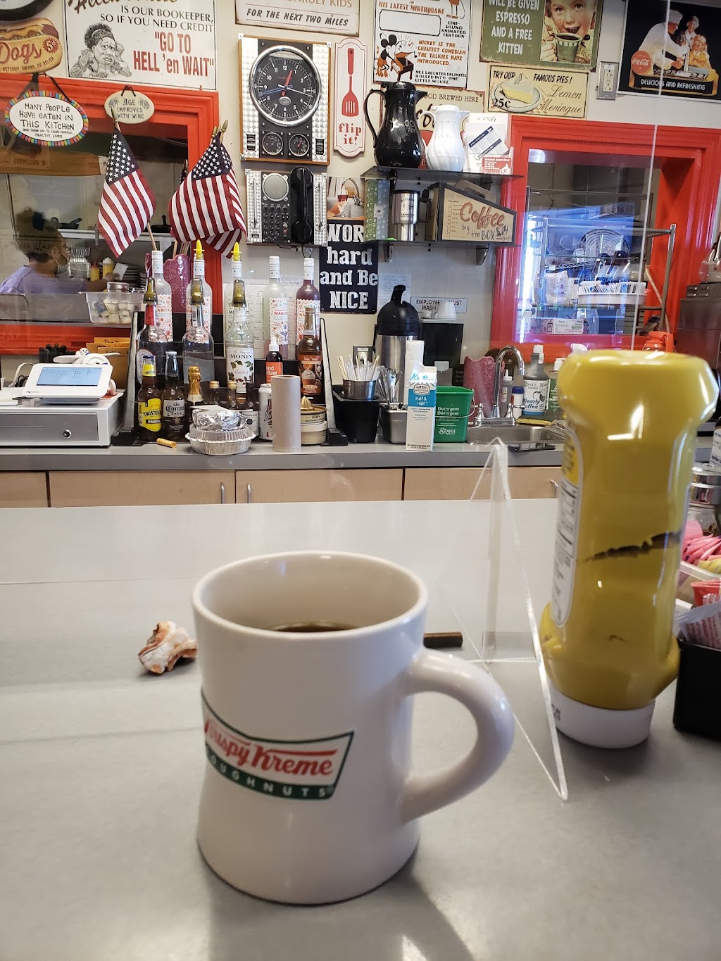 Bethanys Airport Diner | restaurant | 4 Center Rd, New Shoreham, RI 02807, USA | 4014663100 OR +1 401-466-3100