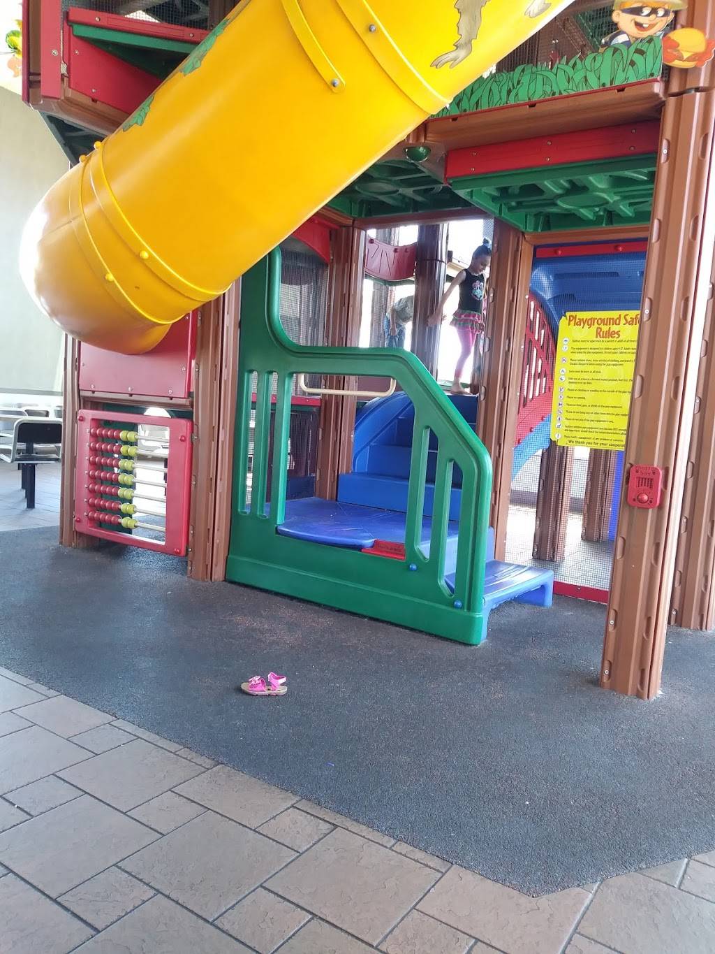 McDonalds | cafe | 7329 Fair Oaks Blvd, Carmichael, CA 95608, USA | 9164888233 OR +1 916-488-8233