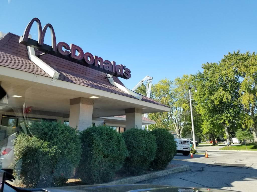McDonalds | cafe | 1700 N Wisconsin St, Port Washington, WI 53074, USA | 2622843880 OR +1 262-284-3880