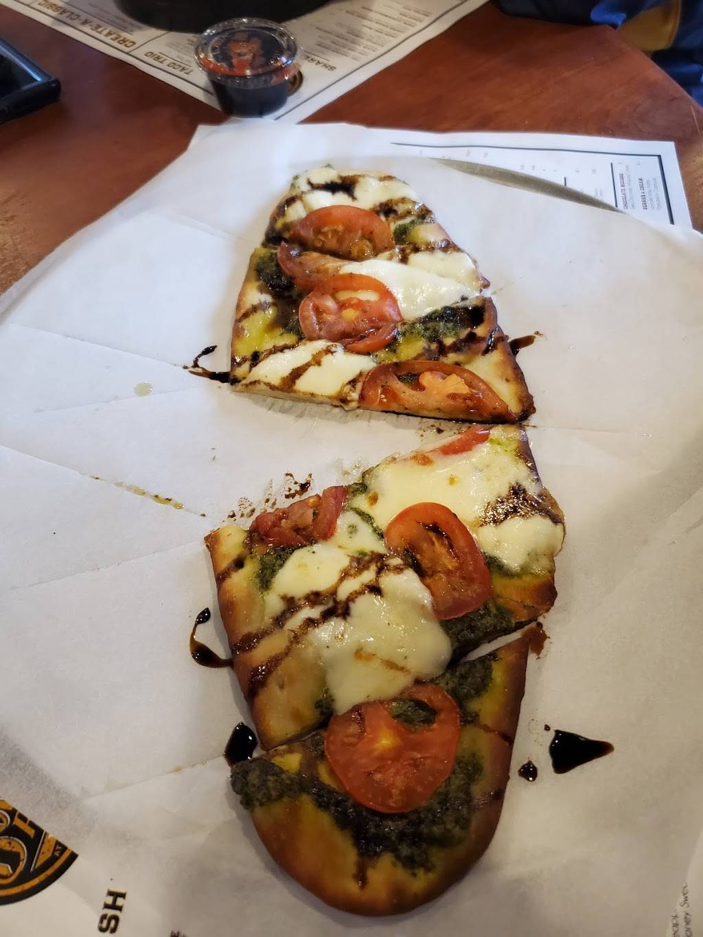 The Shipyards | restaurant | 500 Shipyard Way, Lorain, OH 44052, USA | 4402308481 OR +1 440-230-8481