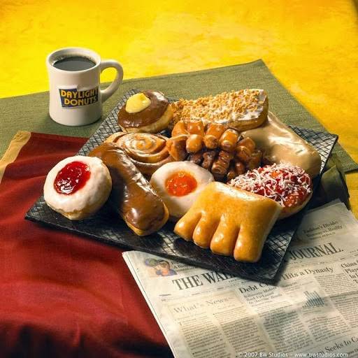 Daylight Donuts | bakery | 1681 S 1st Ave, Iowa City, IA 52240, USA | 3193381429 OR +1 319-338-1429