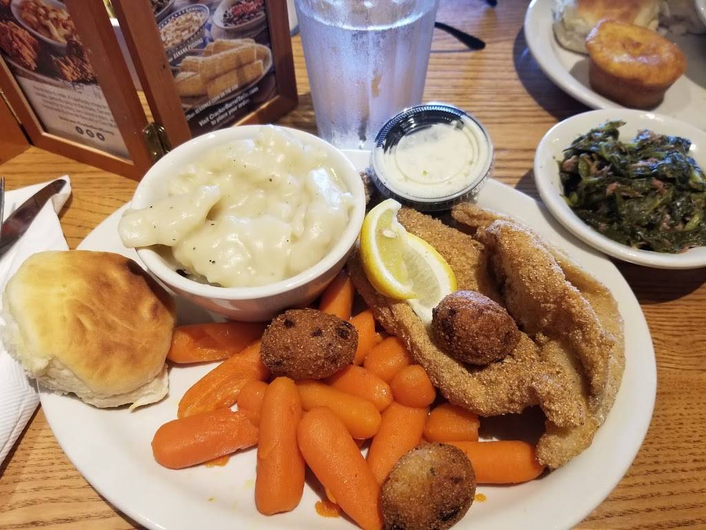 Cracker Barrel Old Country Store | restaurant | 2854 E, Wilder Rd, Bay City, MI 48706, USA | 9896719905 OR +1 989-671-9905