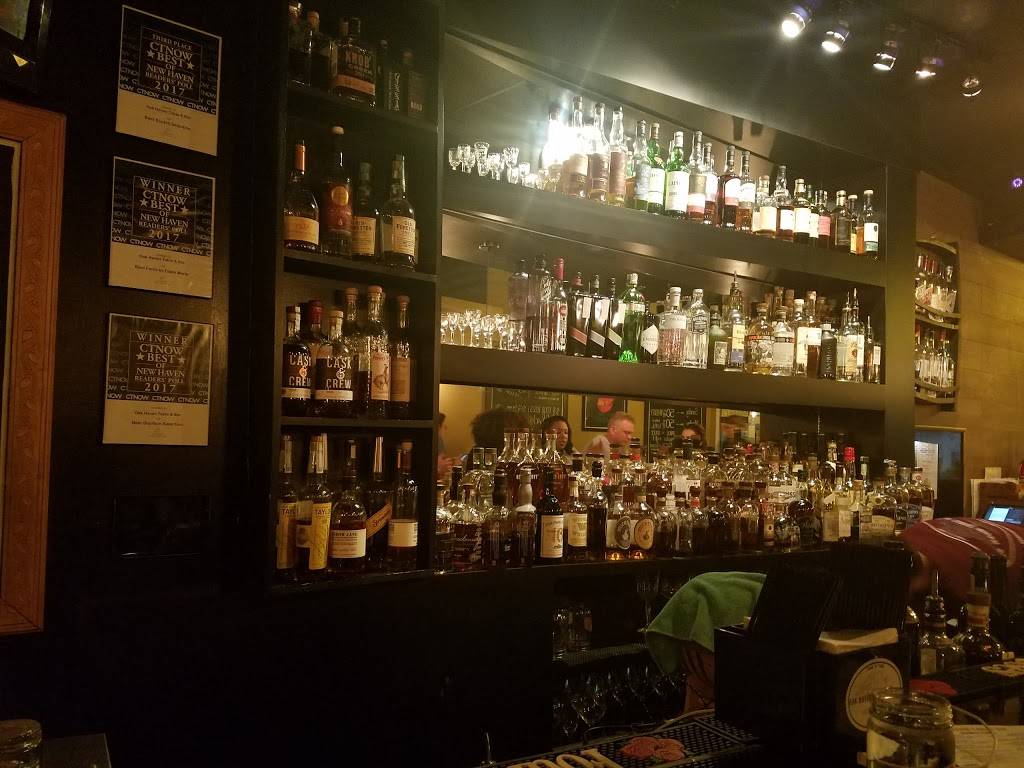 Oak Haven Table & Bar | restaurant | 932 State St, New Haven, CT 06511, USA | 2039159413 OR +1 203-915-9413