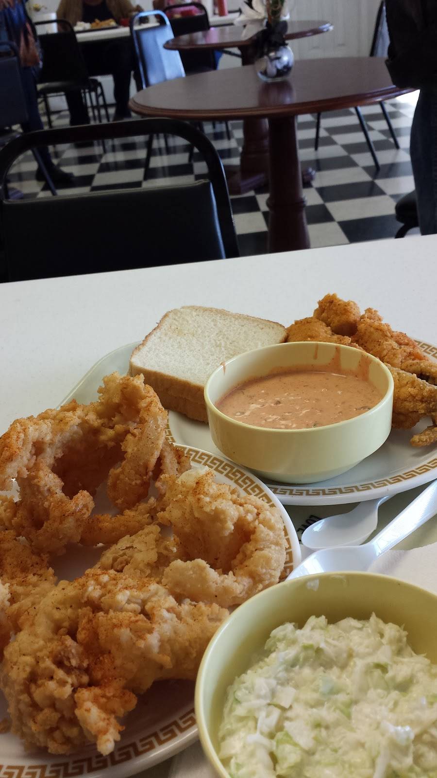 Pinos Pizza Italian Restaurant | restaurant | 618 Westover Dr, Danville, VA 24541, USA | 4347927466 OR +1 434-792-7466