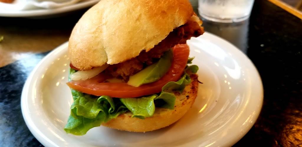 Hog Island Fish Camp | restaurant | 900 Broadway Ave, Dunedin, FL 34698, USA | 7277361179 OR +1 727-736-1179