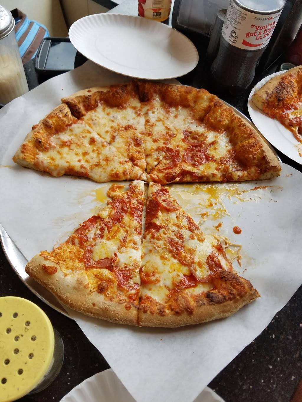 Famous Pizza Newburyport | restaurant | 2 Storey Ave, Newburyport, MA 01950, USA | 9784629644 OR +1 978-462-9644