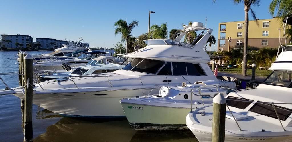 Island Time Marina & Restaurant | restaurant | 400 W Cocoa Beach Causeway, Cocoa Beach, FL 32941, USA | 3216134852 OR +1 321-613-4852