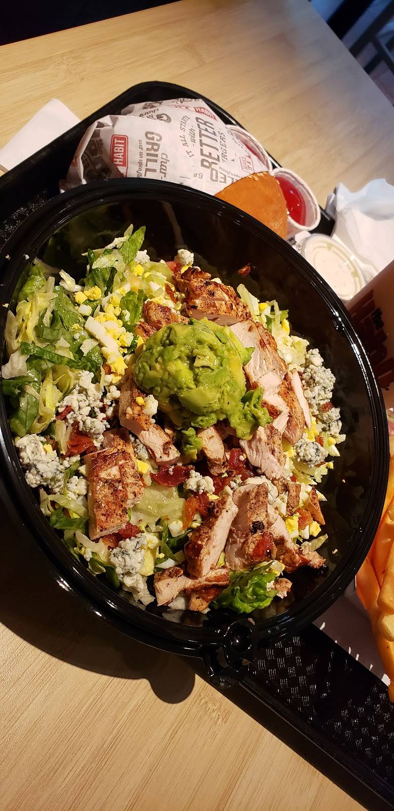 The Habit Burger Grill | restaurant | 3520 N Blackstone Ave Suite 108, Fresno, CA 93726, USA | 5592440417 OR +1 559-244-0417