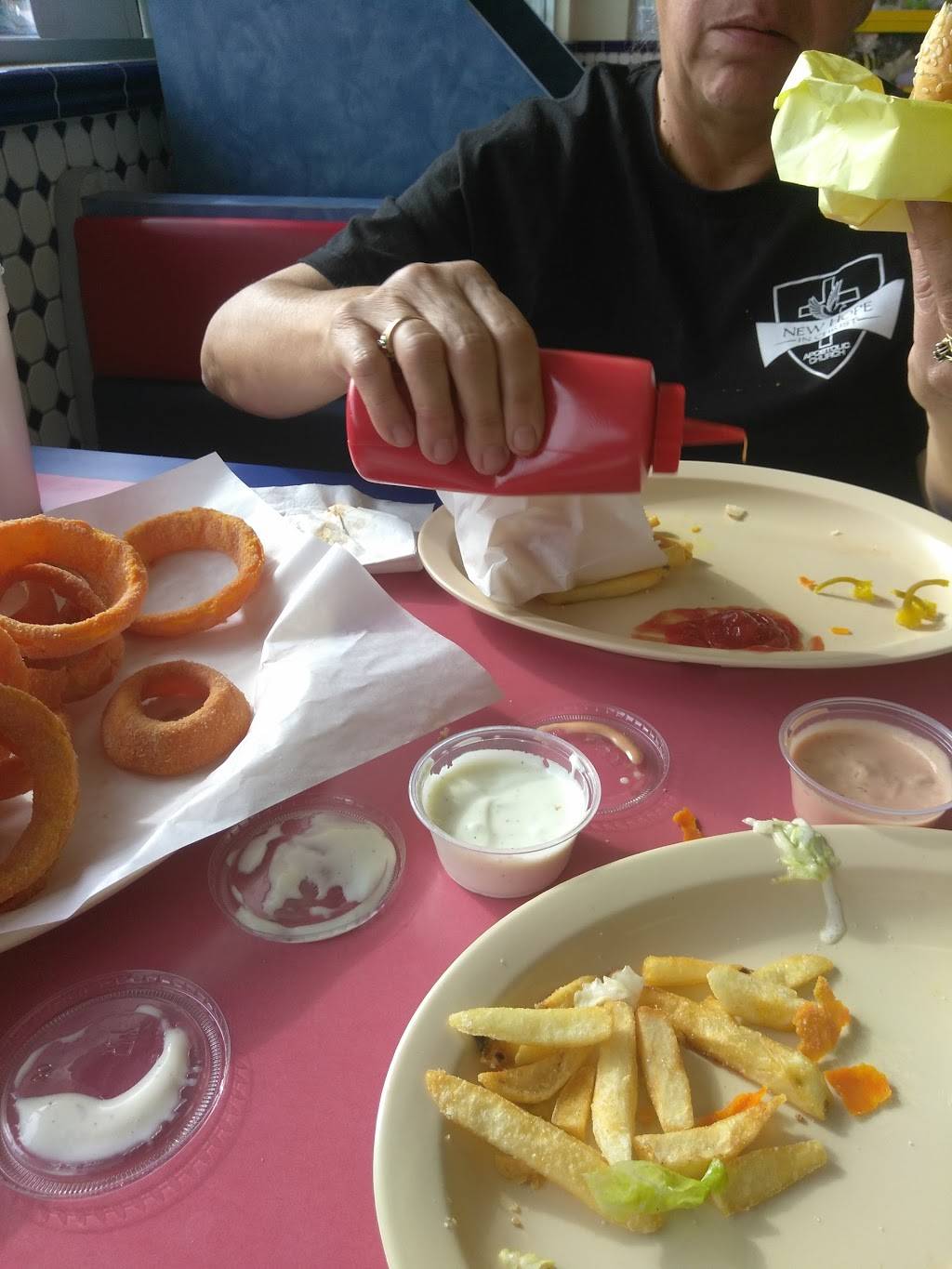 Tams Burgers | restaurant | 14939 Leffingwell Rd, Whittier, CA 90604, USA | 5629466834 OR +1 562-946-6834