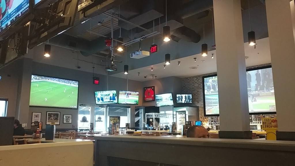 Buffalo Wild Wings | restaurant | 111 Chicago Ridge Mall Drive, F15, Chicago Ridge, IL 60415, USA | 7084249464 OR +1 708-424-9464