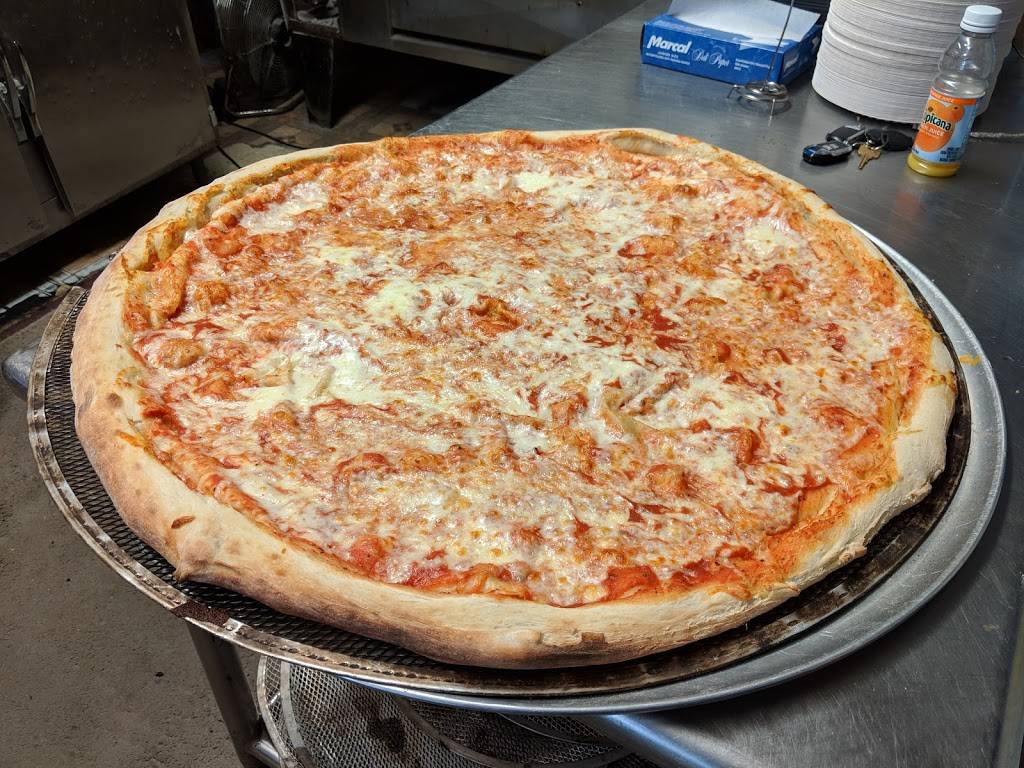 Famous Anthonys Pizzeria | restaurant | 171 W 167th St, Bronx, NY 10452, USA | 7189929298 OR +1 718-992-9298