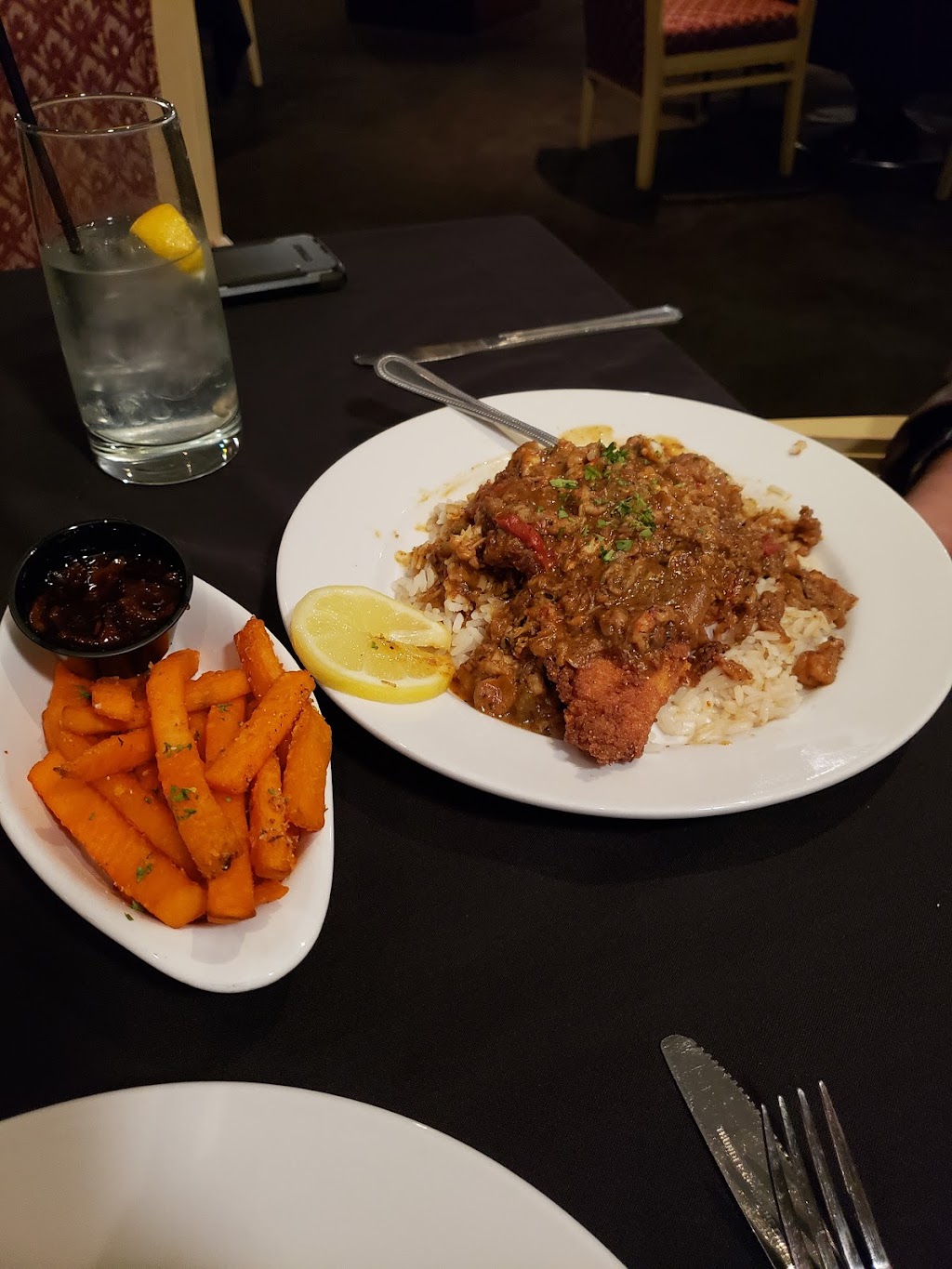 The Bentley Room Restaurant | restaurant | 200 Desoto St, Alexandria, LA 71301, USA | 3187046111 OR +1 318-704-6111