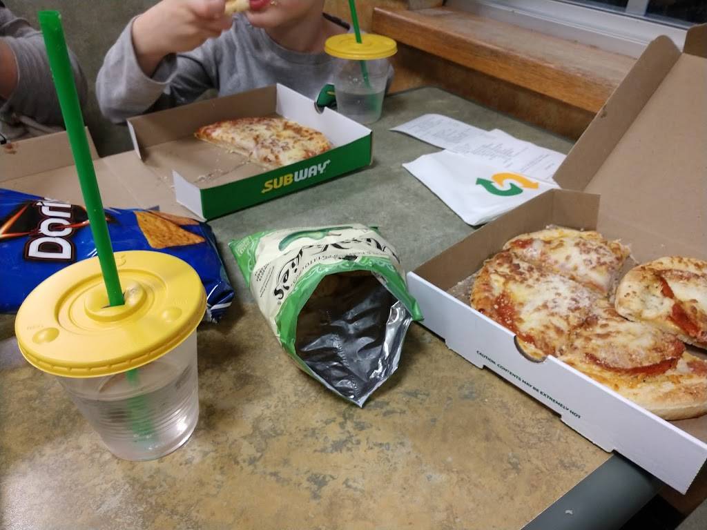 Subway | restaurant | 1701 US-64, Benton, TN 37307, USA | 4232999085 OR +1 423-299-9085