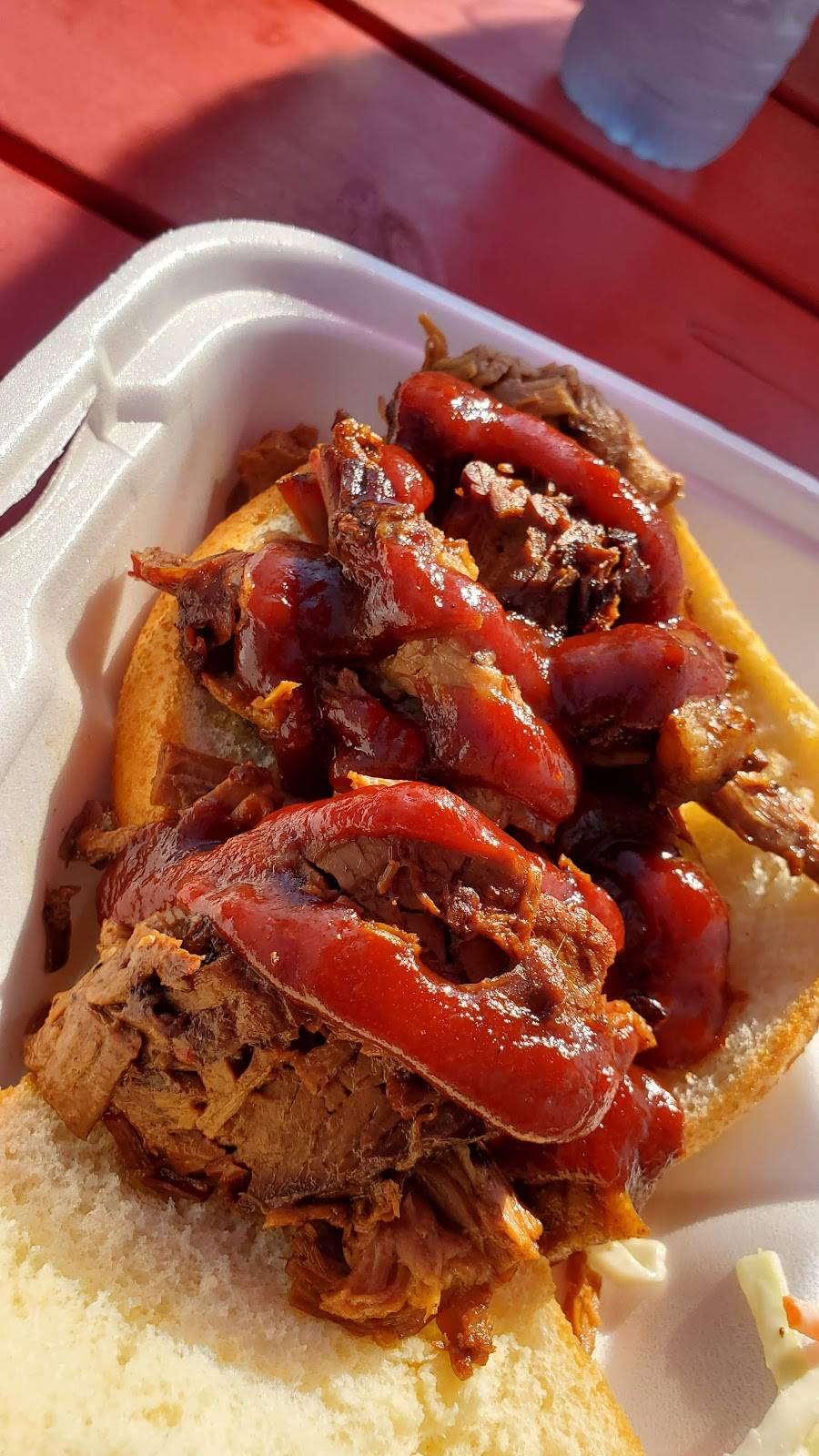 Big Dawgs Smokehouse | restaurant | 2317 Community Way, North Gower, ON K0A 2T0, Canada | 6132238625 OR +1 613-223-8625