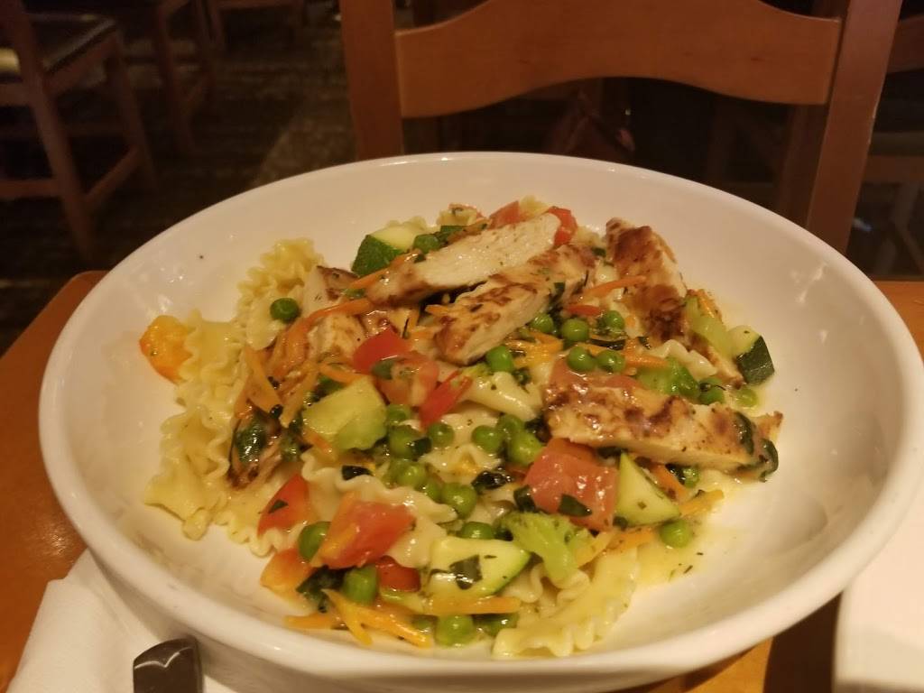 Olive Garden Italian Restaurant | meal takeaway | 2901 W Radio Dr, Florence, SC 29501, USA | 8436698399 OR +1 843-669-8399