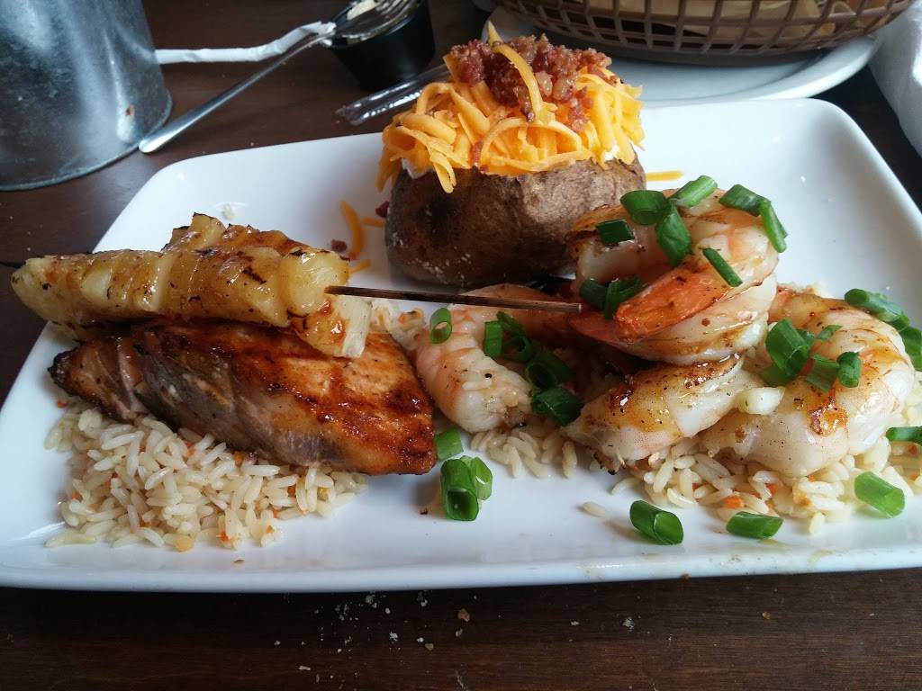 Logans Roadhouse | restaurant | 230 Cabela Dr, Triadelphia, WV 26059, USA | 3045471300 OR +1 304-547-1300