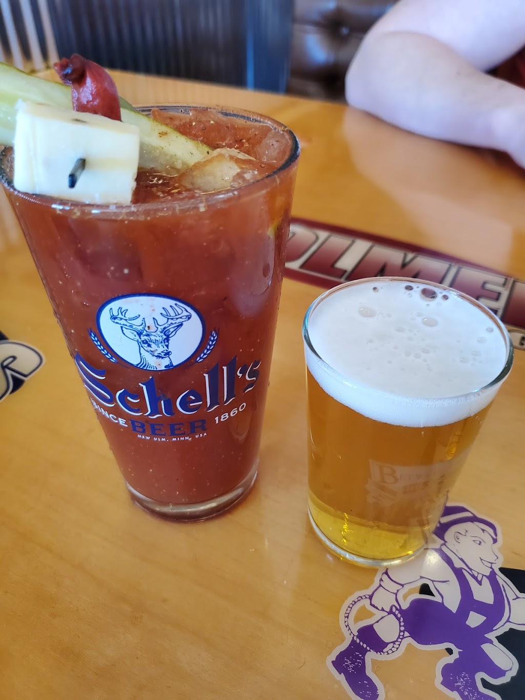 Sloopys Bar & Grill | restaurant | 163 Copeland Ave, La Crosse, WI 54603, USA | 6087850245 OR +1 608-785-0245