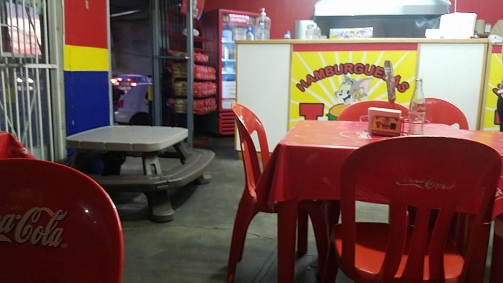Hamburguesas Tom | restaurant | Paseo José María Morelos y Pavón 877, Industrial, 21430 Tecate, B.C., Mexico | 016651216987 OR +52 665 121 6987